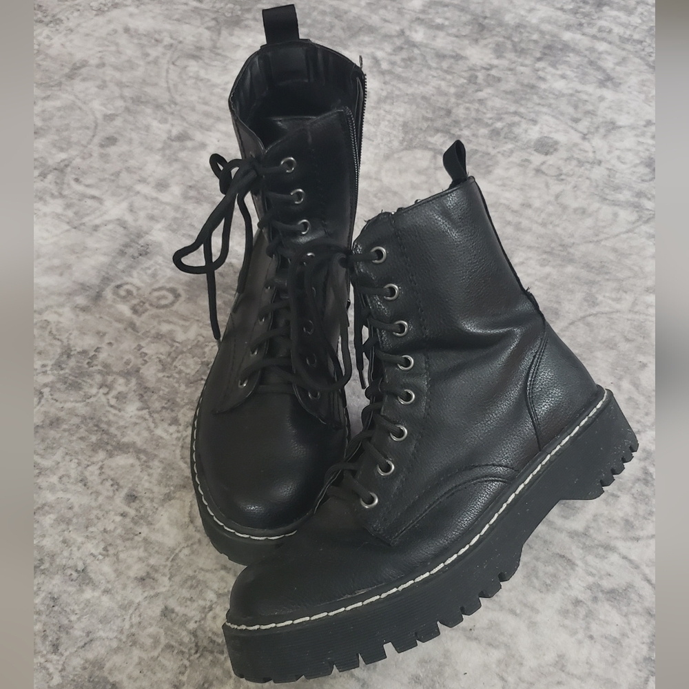 Mix No°6  Black Lace-Up Women's Combat Style Boots